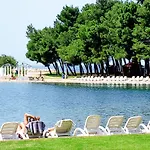 Ashka Vista Mare *